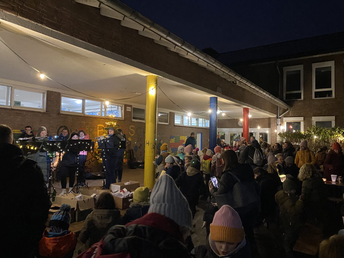 Am 12.12.24 fand das erste Adventssingen des Fördervereins statt.